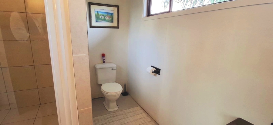 5 Bedroom Property for Sale in Beacon Bay Eastern Cape